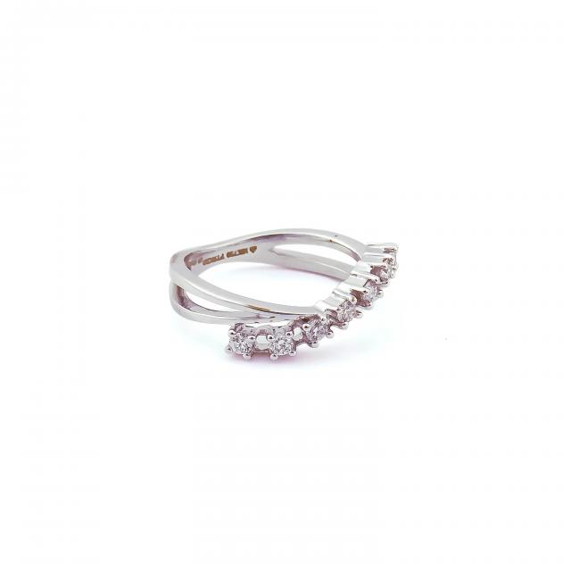 Celestial Sparkle – 18K White Gold Diamond Ring
