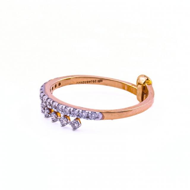 Regal Splendor | 18K Gold and Diamond Ring